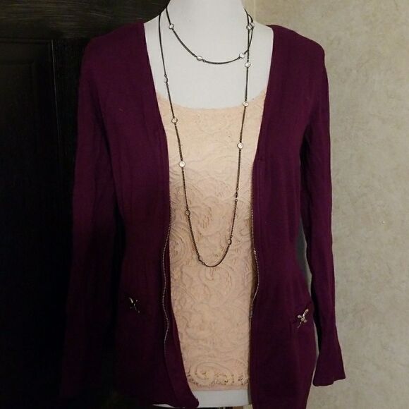 Buckle boutique lace tank - Picture 1 of 4